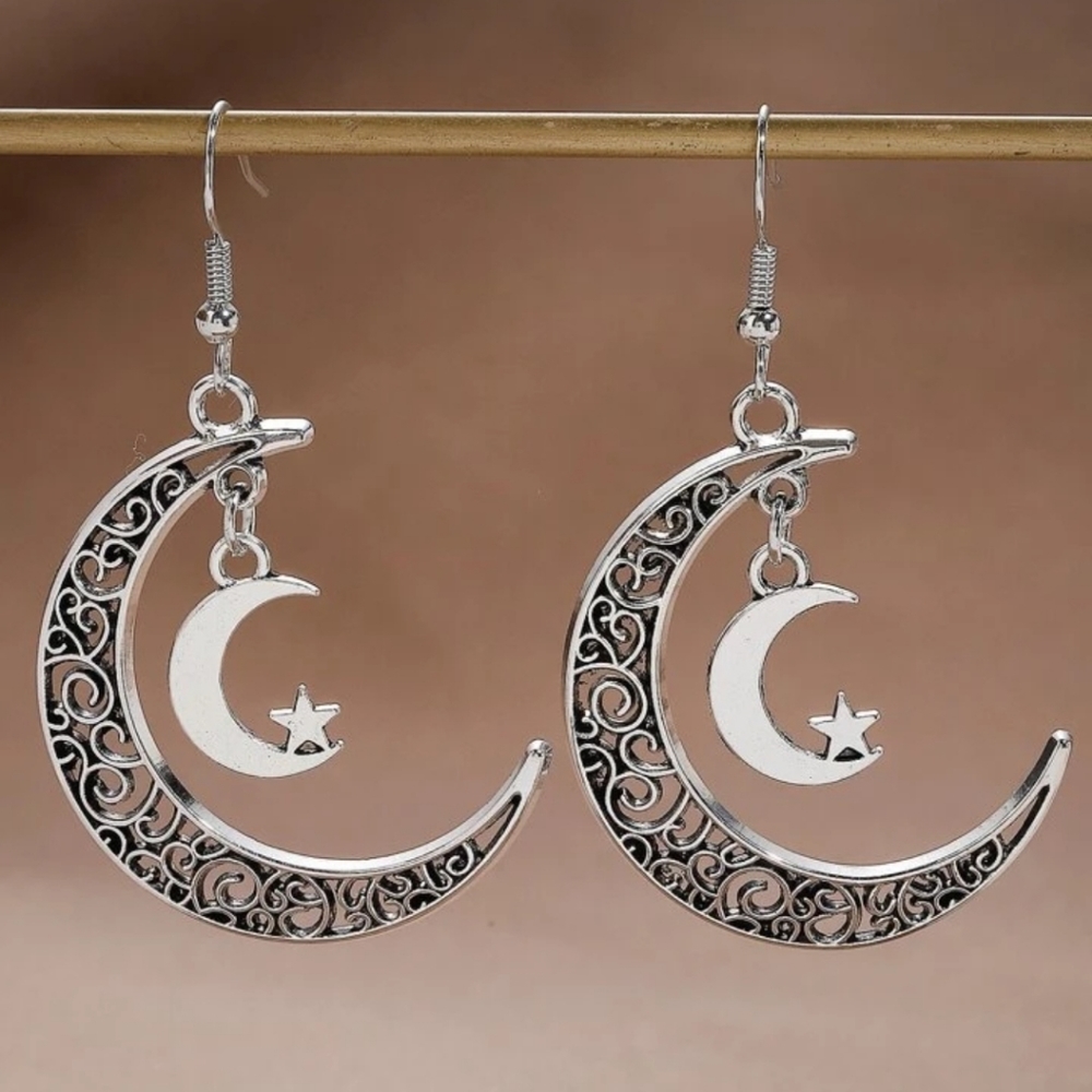 ❤️Antique Silver Moon Earrings
